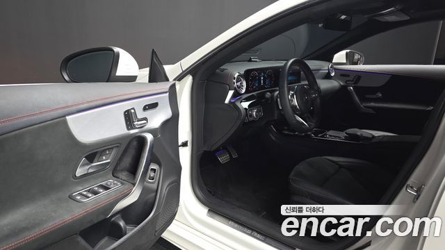 Mercedes-Benz CLA-Class CLA250 4MATIC