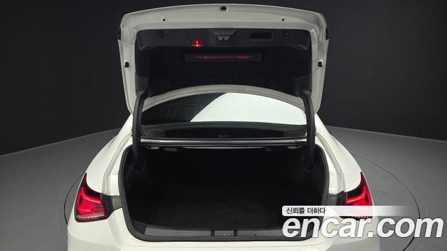 Mercedes-Benz CLA-Class CLA250 4MATIC