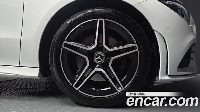 Mercedes-Benz CLA-Class CLA250 4MATIC