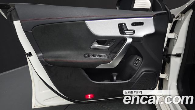 Mercedes-Benz CLA-Class CLA250 4MATIC
