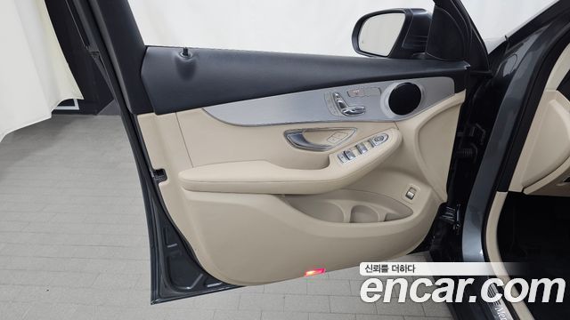 Mercedes-Benz GLC-Class GLC220 d 4MATIC
