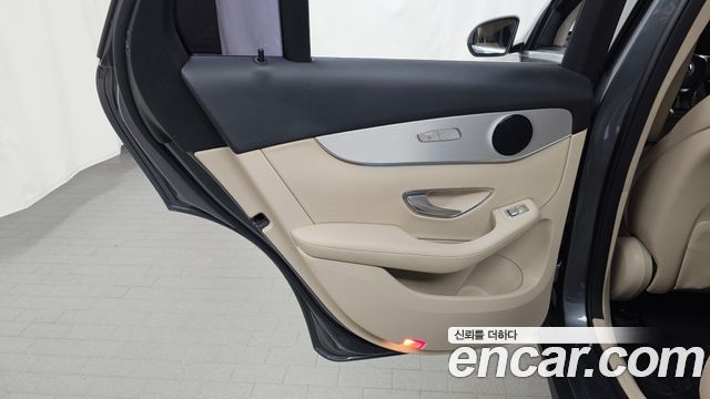 Mercedes-Benz GLC-Class GLC220 d 4MATIC