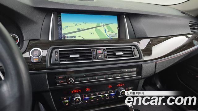 BMW 5-Series 528i Luxury Plus