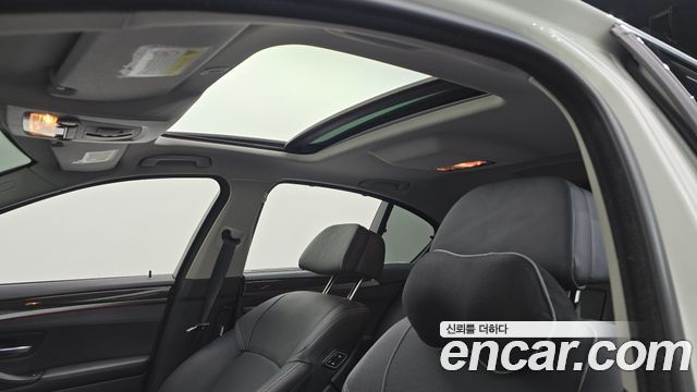 BMW 5-Series 528i Luxury Plus