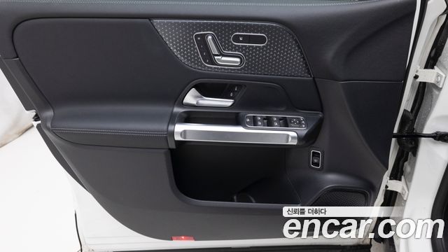 Mercedes-Benz EQB EQB300 4MATIC