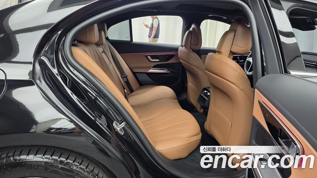 Mercedes-Benz E-Class E200 Avantgarde