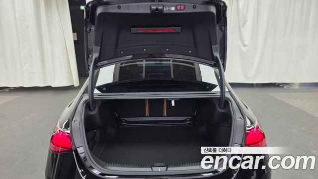 Mercedes-Benz E-Class E200 Avantgarde