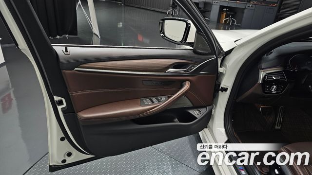 BMW 5-Series 520d M Sport Package Plus