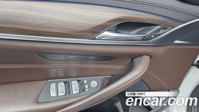 BMW 5-Series 520d xDrive Luxury Plus