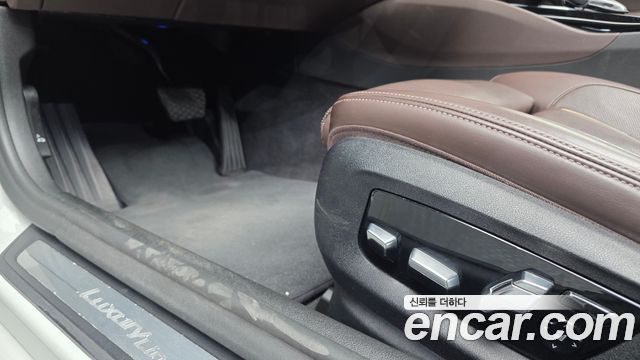 BMW 5-Series 520d xDrive Luxury Plus
