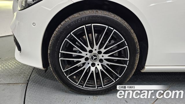 Mercedes-Benz C-Class C200 4MATIC Avantgarde