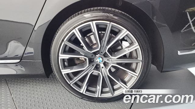 BMW 7-Series 730d xDrive M Sport