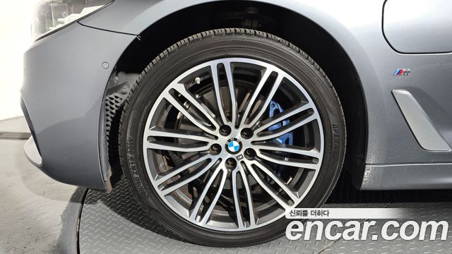 BMW 5-Series 530e M Sport