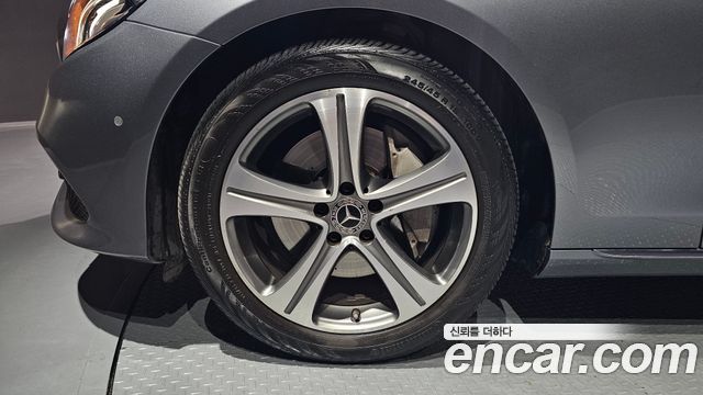 Mercedes-Benz E-Class E300 Avantgarde