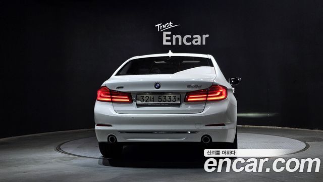 BMW 5-Series 520d xDrive Luxury Plus