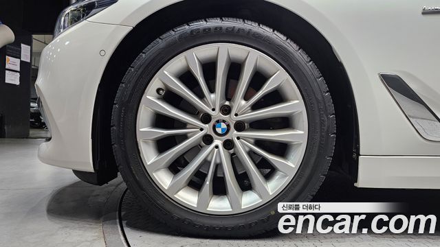 BMW 5-Series 520d xDrive Luxury Plus