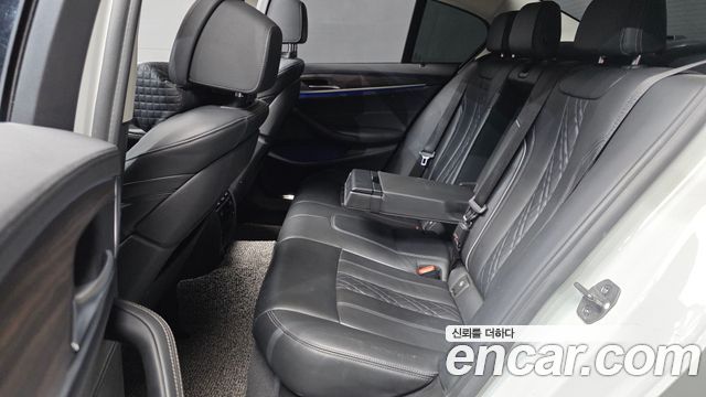 BMW 5-Series 520d xDrive Luxury Plus
