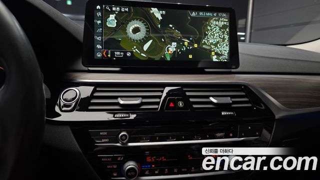 BMW 5-Series 520d xDrive Luxury Plus