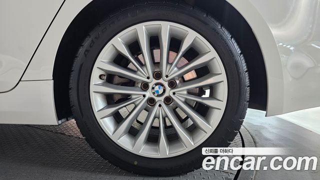 BMW 5-Series 520d xDrive Luxury Plus