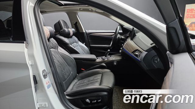 BMW 5-Series 520d xDrive Luxury Plus
