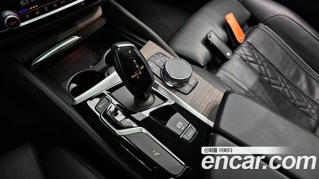 BMW 5-Series 530i xDrive Luxury Plus