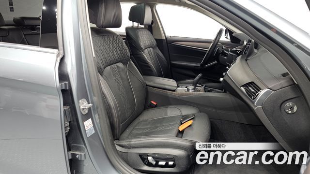 BMW 5-Series 530i xDrive Luxury Plus