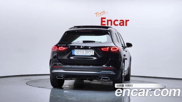 Mercedes-Benz GLA-Class GLA250 4MATIC
