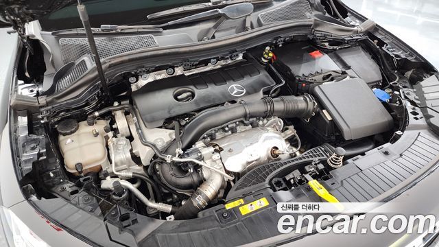 Mercedes-Benz GLA-Class GLA250 4MATIC