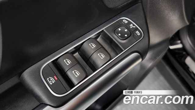 Mercedes-Benz GLA-Class GLA250 4MATIC