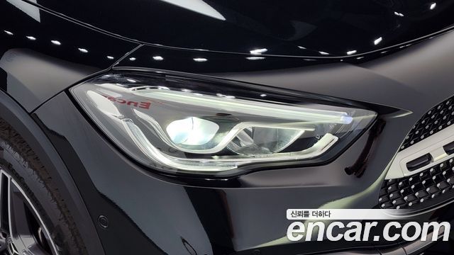 Mercedes-Benz GLA-Class GLA250 4MATIC