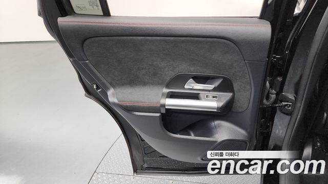 Mercedes-Benz GLA-Class GLA250 4MATIC