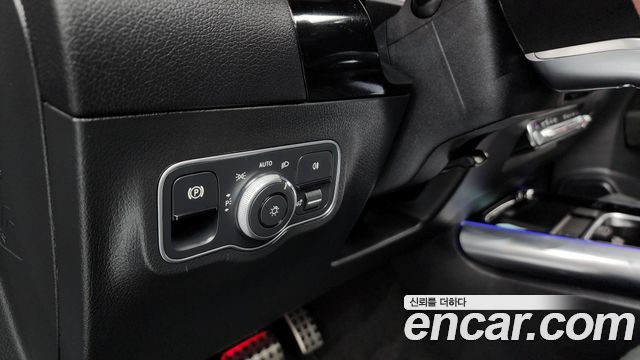 Mercedes-Benz GLA-Class GLA250 4MATIC