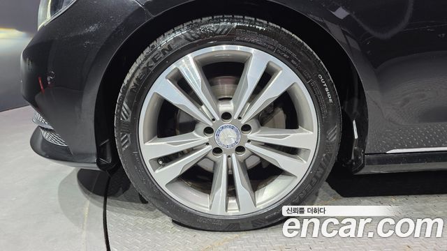 Mercedes-Benz E-Class E300 4MATIC Avantgarde