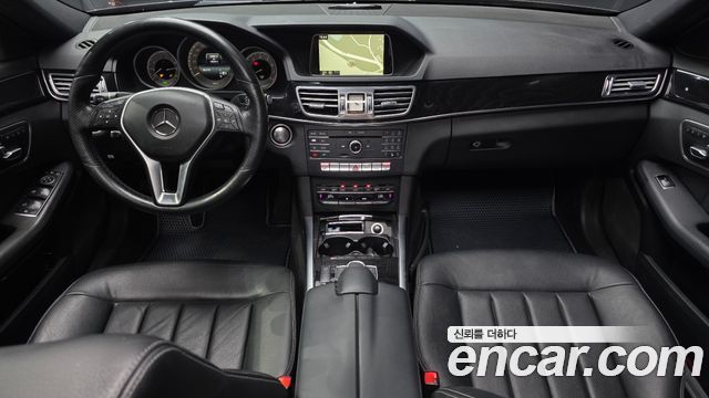 Mercedes-Benz E-Class E300 4MATIC Avantgarde