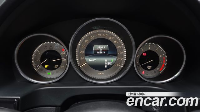 Mercedes-Benz E-Class E300 4MATIC Avantgarde