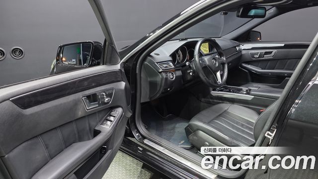 Mercedes-Benz E-Class E300 4MATIC Avantgarde