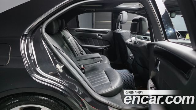 Mercedes-Benz E-Class E300 4MATIC Avantgarde