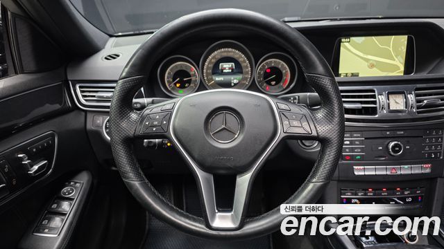 Mercedes-Benz E-Class E300 4MATIC Avantgarde