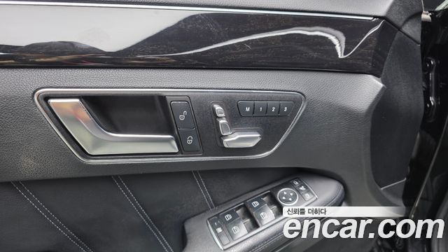 Mercedes-Benz E-Class E300 4MATIC Avantgarde