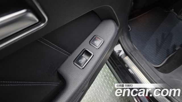 Mercedes-Benz E-Class E300 4MATIC Avantgarde
