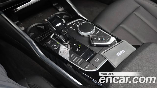 BMW 3-Series 320i