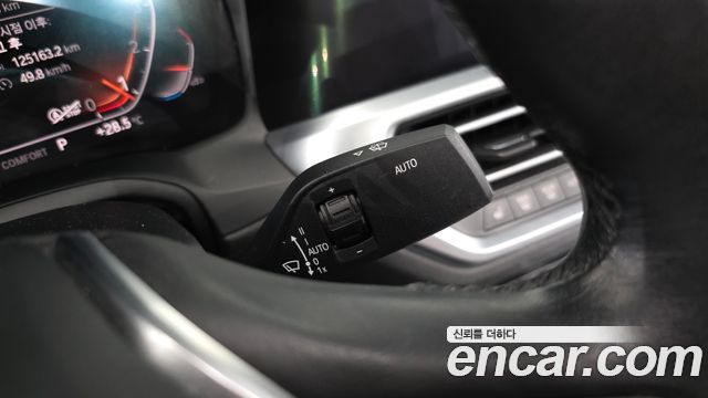 BMW 3-Series 320i