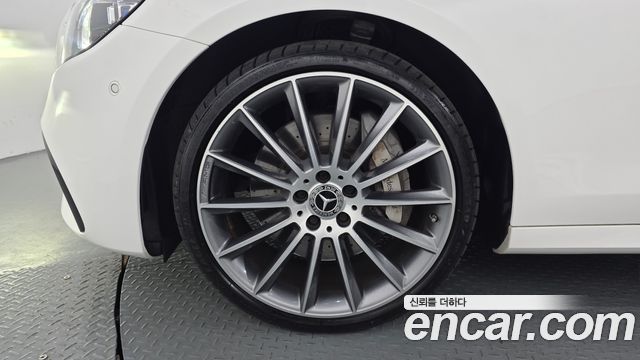 Mercedes-Benz E-Class E350 4MATIC AMG Line