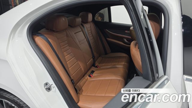 Mercedes-Benz E-Class E350 4MATIC AMG Line