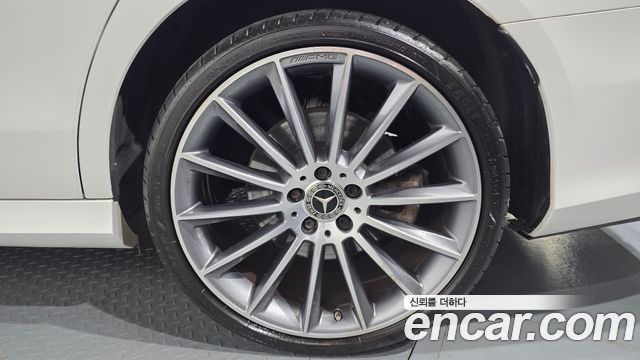 Mercedes-Benz E-Class E350 4MATIC AMG Line