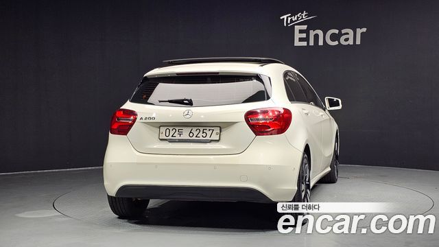 Mercedes-Benz A-Class A200
