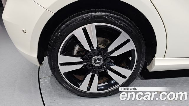 Mercedes-Benz A-Class A200