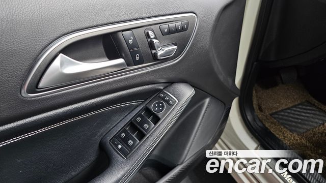 Mercedes-Benz A-Class A200