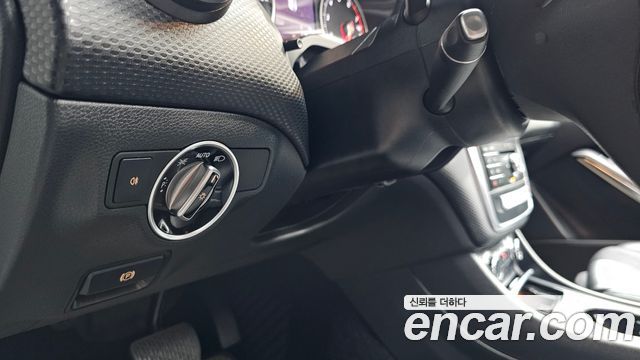 Mercedes-Benz A-Class A200