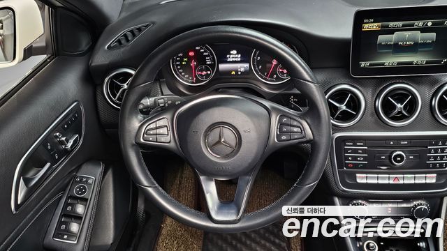 Mercedes-Benz A-Class A200